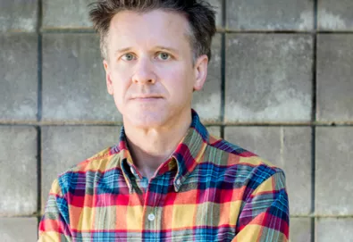 Prestes a lançar seu primeiro álbum solo, Mac McCaughan se apresenta em São Paulo