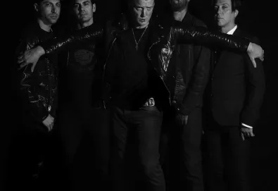 Queens Of The Stone Age apresenta outra faixa de 'Villains'; Ouça "The Evil Has Landed"