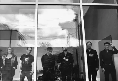 Stars anuncia novo álbum, 'There Is No Love in Fluorescent Light'