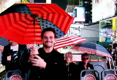 U2 compartilha vídeo de "You’re the Best Thing About Me"