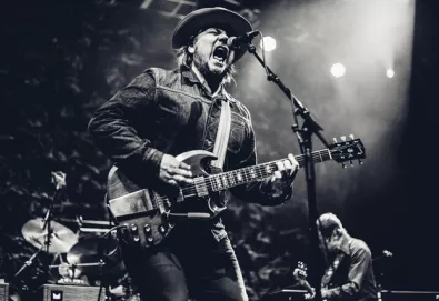 Wilco divulga faixa rara; ouça aqui "Myrna Lee" e veja detalhes das reedições de "A.M." e "Being There"