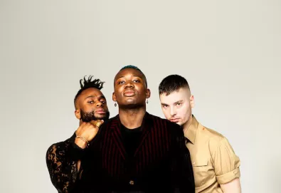 Vídeo: Young Fathers - "In My View"