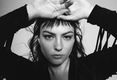 Angel Olsen anuncia quarto álbum, ‘All Mirrors’