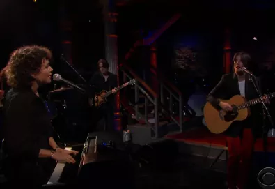 Ao vivo: Sharon Van Etten e Norah Jones - “Seventeen”
